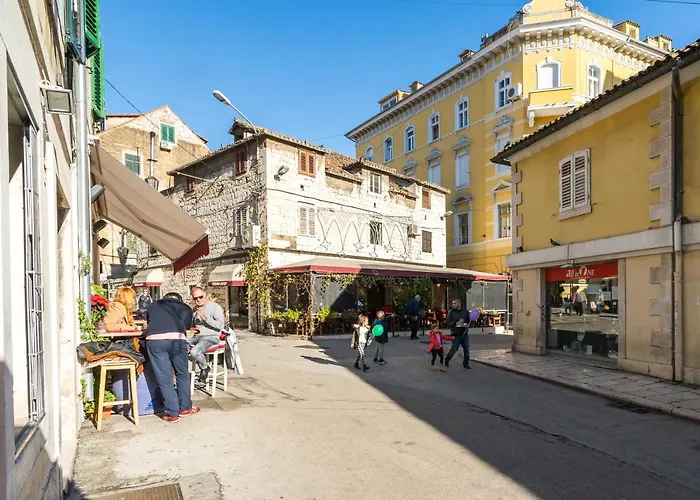 Apartment In Old Town With City View